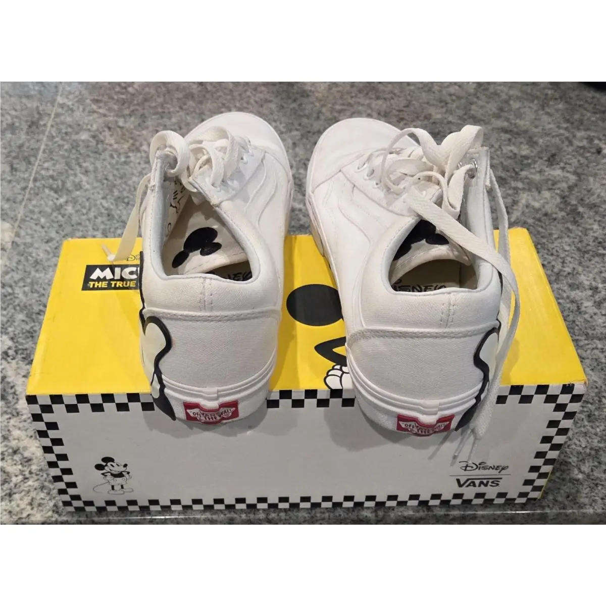 Vans shoes - VANS Old Skool - Old Skool - VN0A38G1UNC - White 1