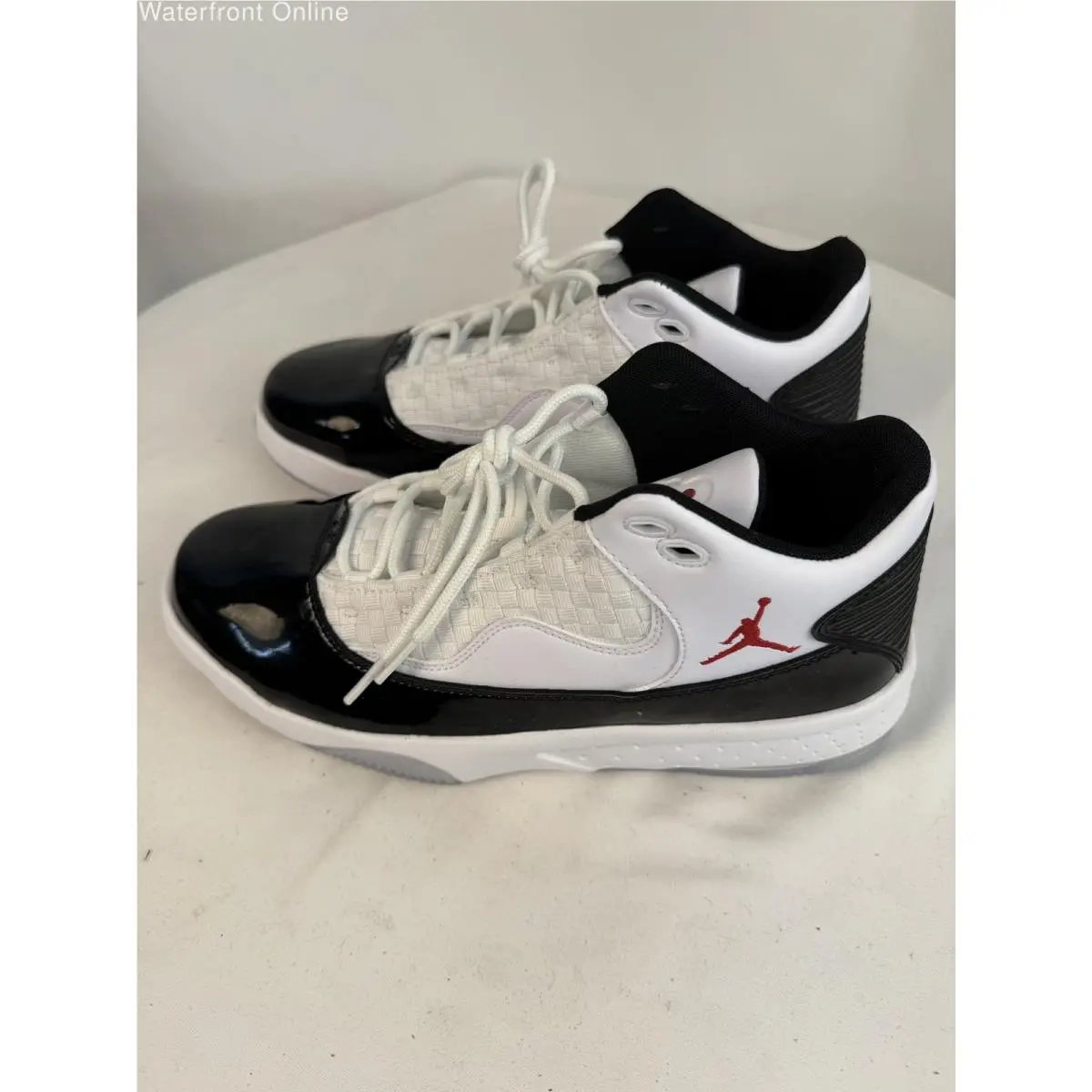 Nike shoes - Air Jordan Max Aura 2 - White/Black 2