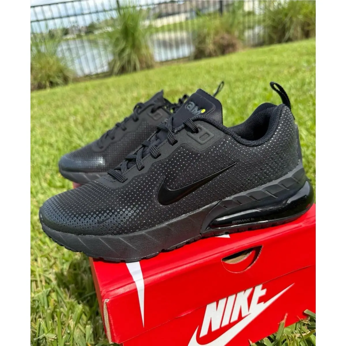 Nike shoes - Nike Essentialist - Essentialist - Black 1