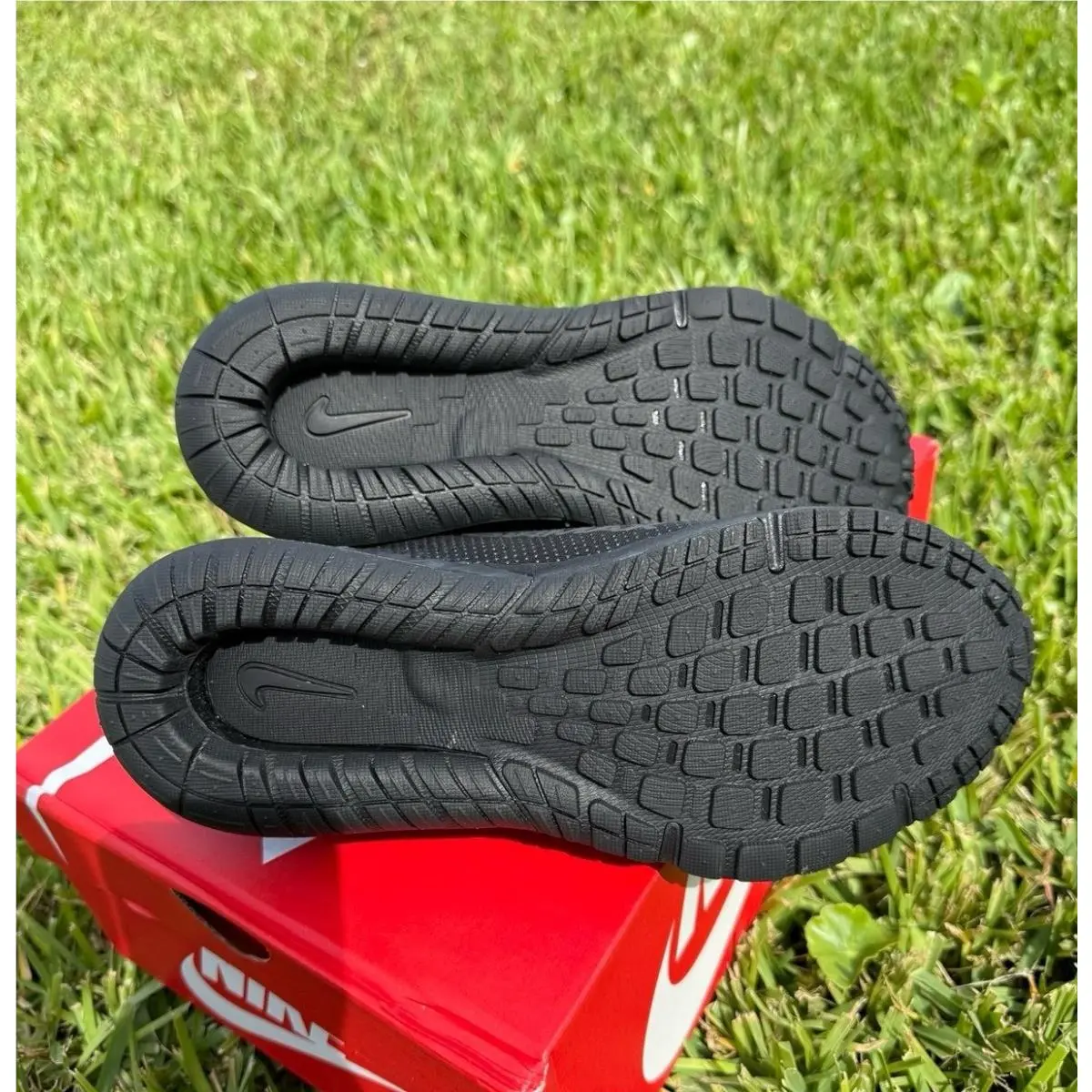 Nike shoes - Nike Essentialist - Essentialist - Black 4
