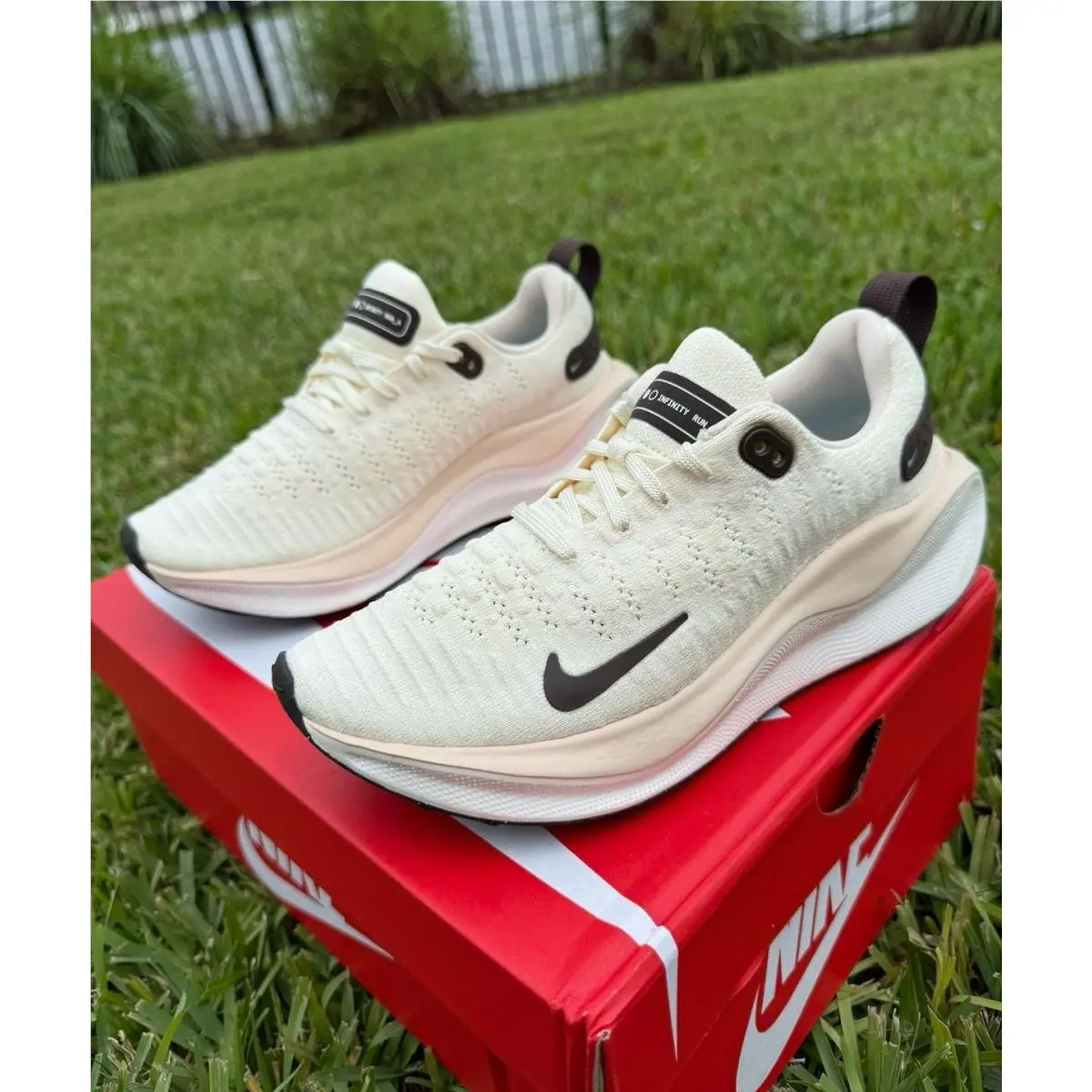 Nike shoes - Nike Essentialist - Essentialist - Beige 0