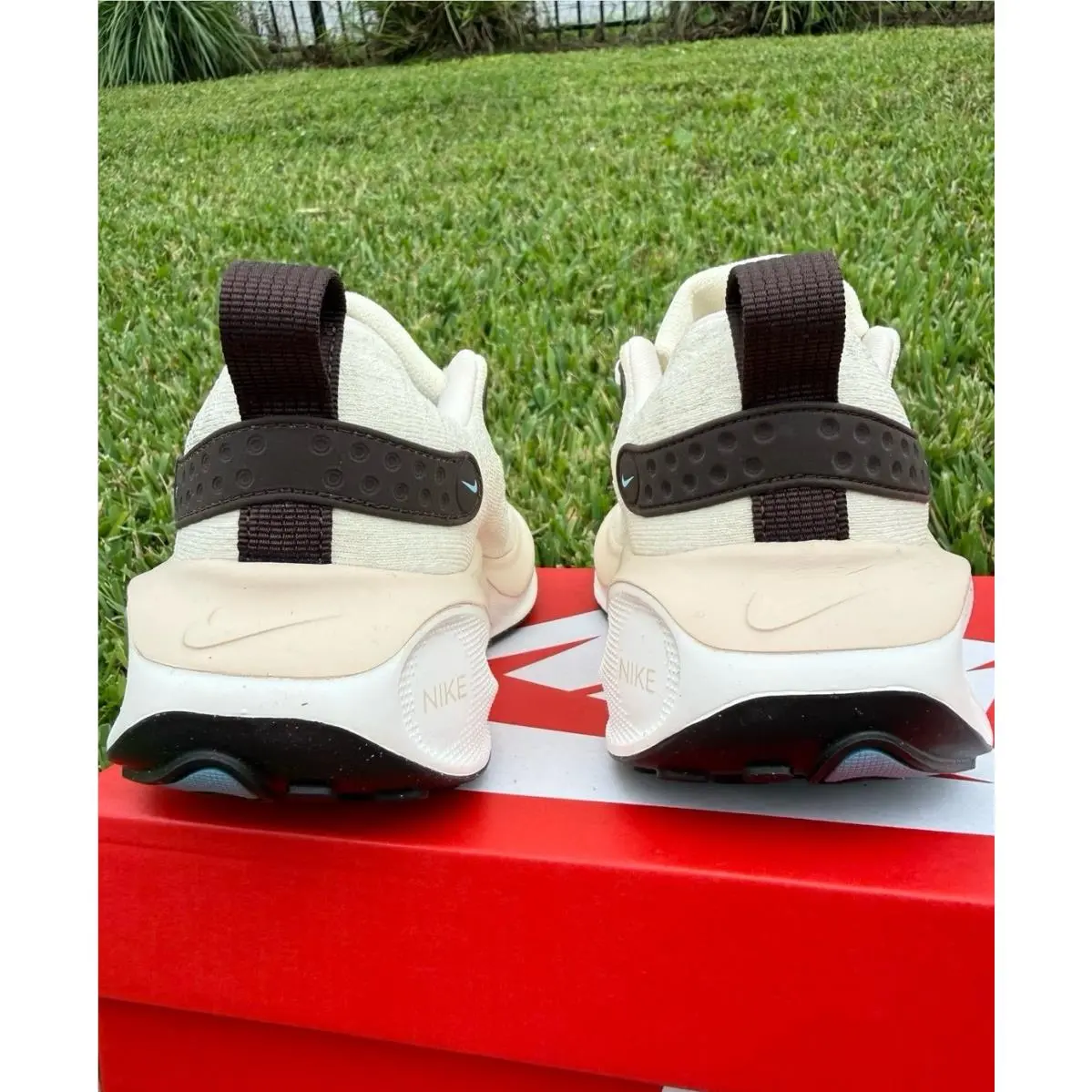 Nike shoes - Nike Essentialist - Essentialist - Beige 3