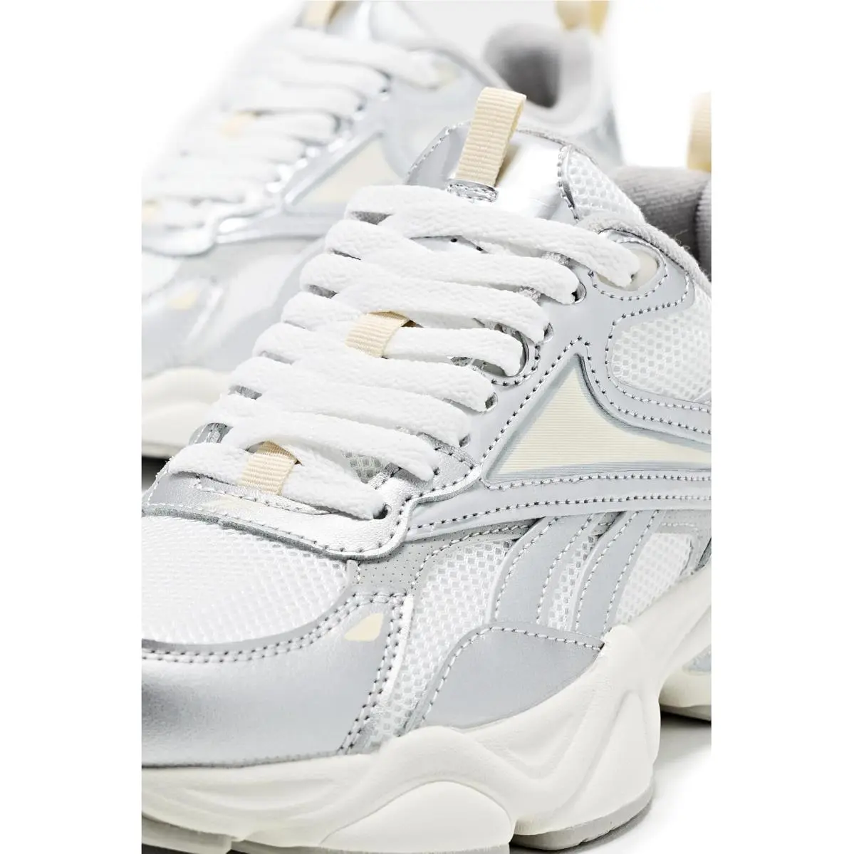 Reebok shoes - Chrome/Grey 1/Sand/Chalk 11