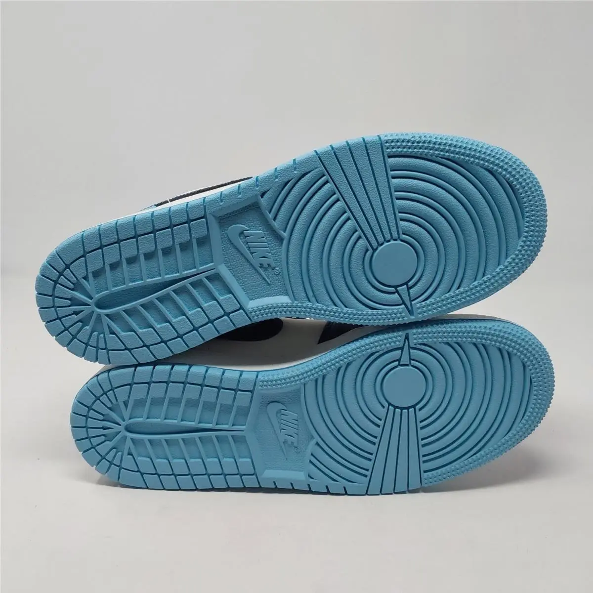 Nike shoes - Air Jordan 1 - Air - Blue 4