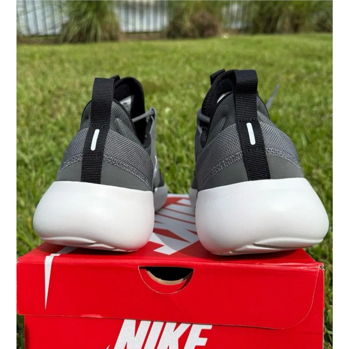 Nike shoes - Nike Essentialist - Essentialist - Gray 2