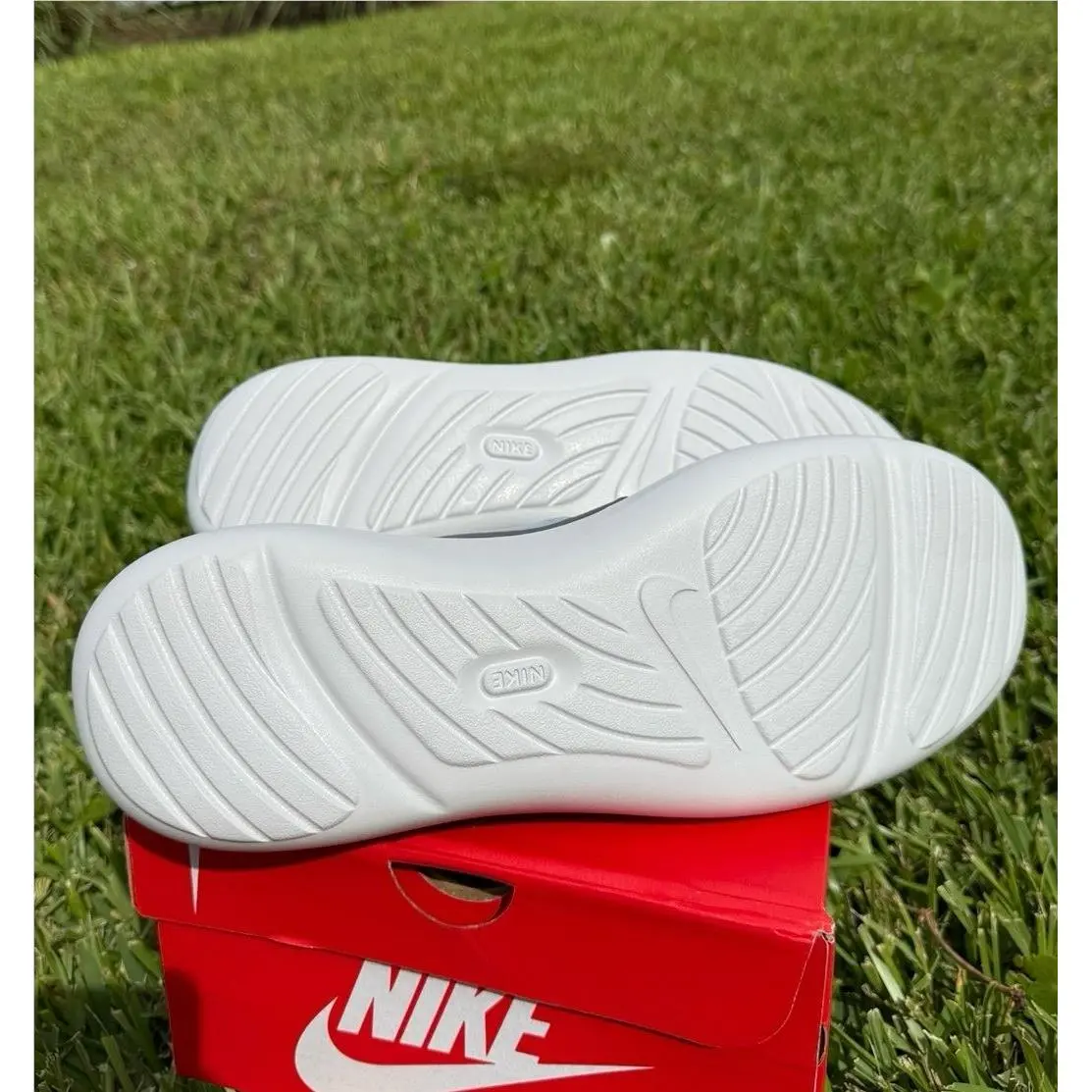 Nike shoes - Nike Essentialist - Essentialist - Gray 3
