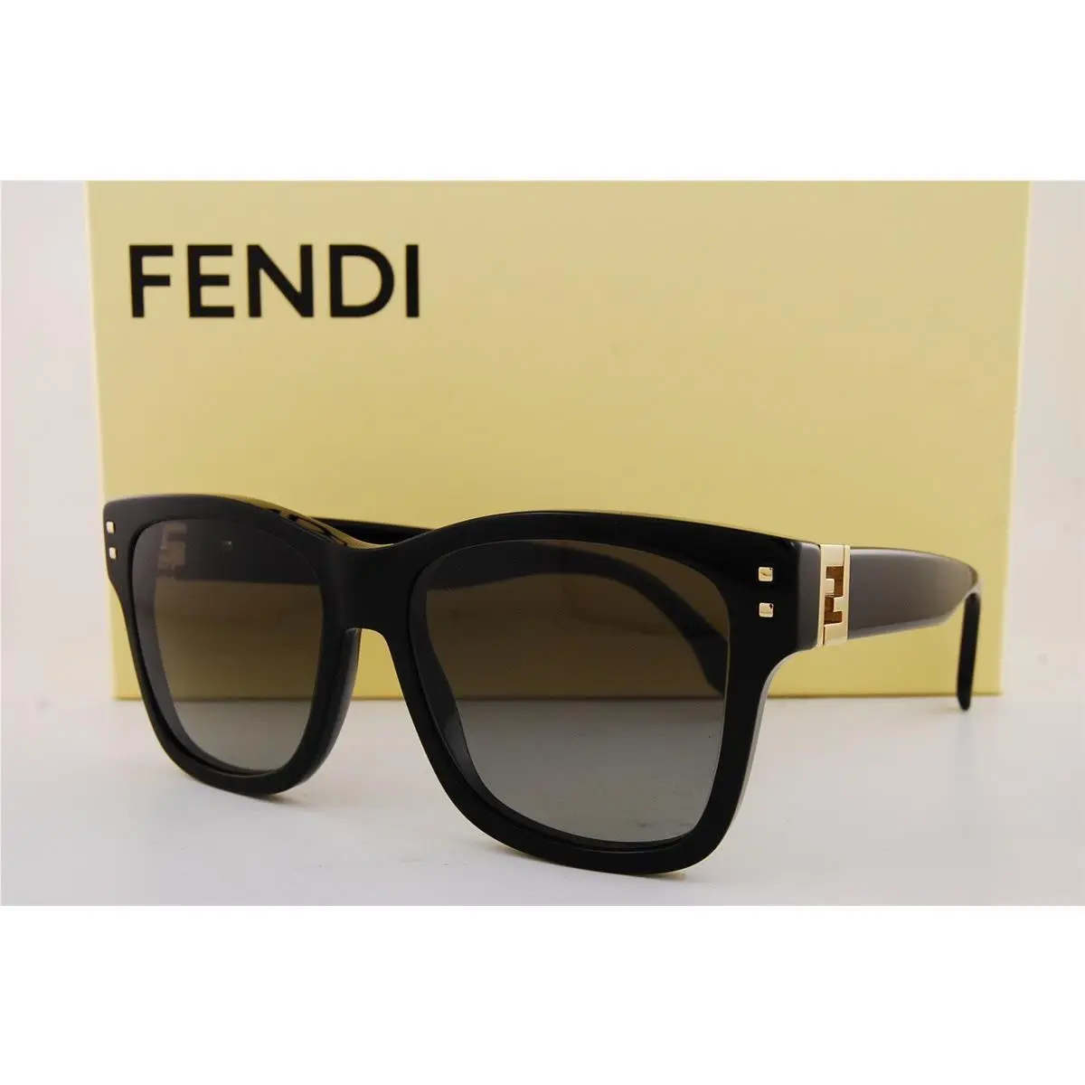 Sunglasses FE 40235I 01B Black/grey For Women by Fendi