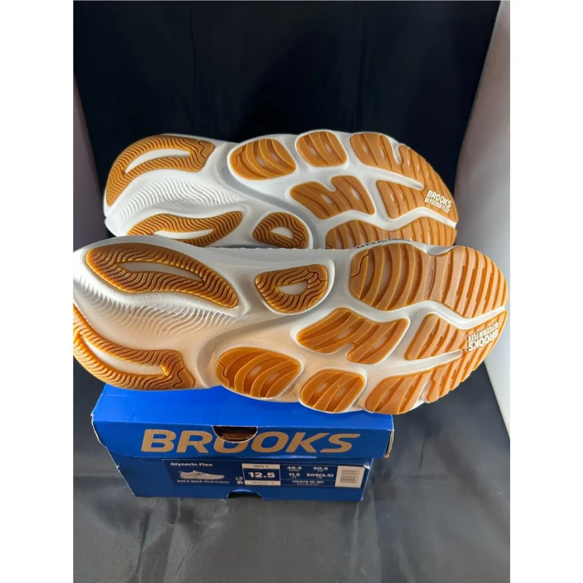 Brooks shoes - White Black Gum 3