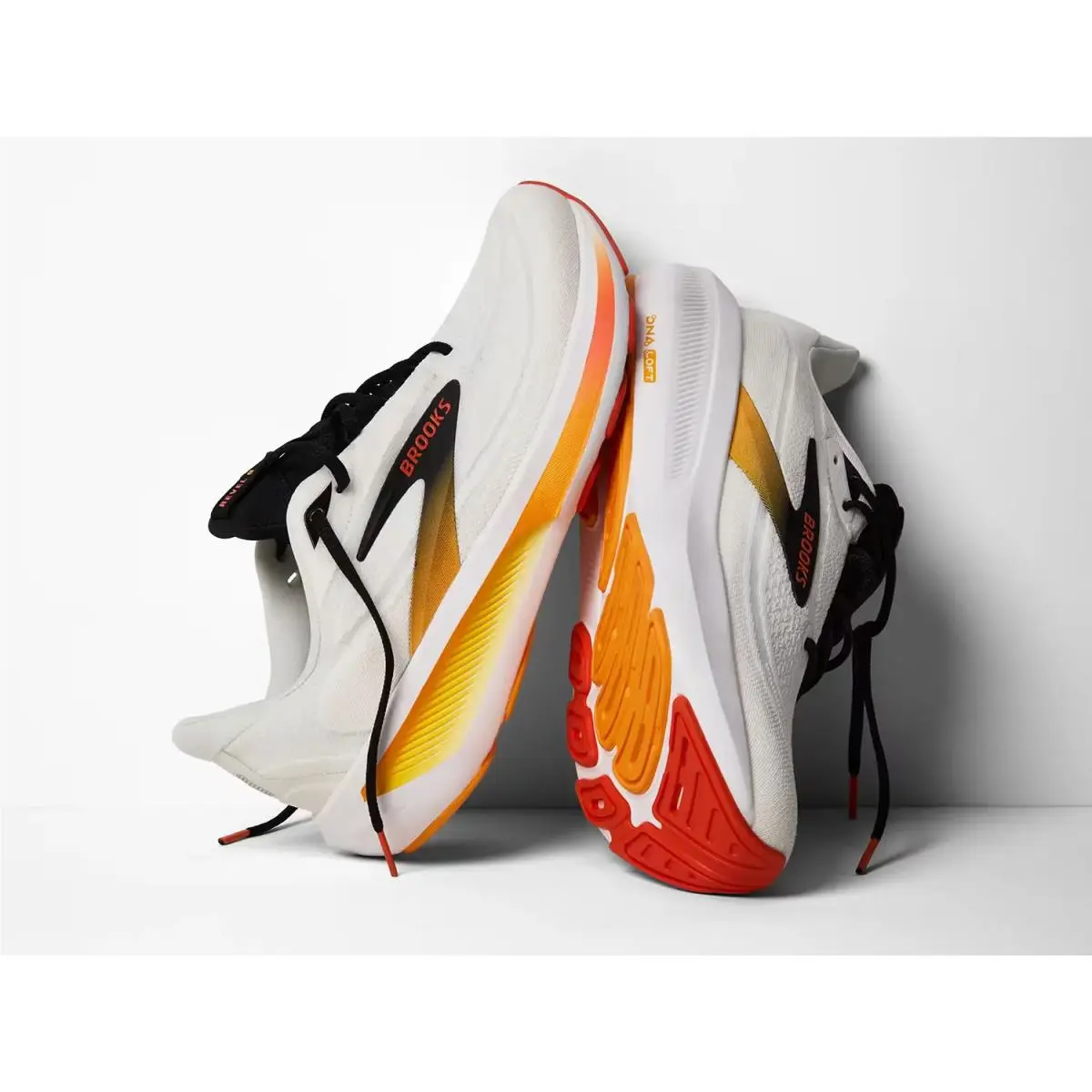 Brooks shoes - White/Orange 6