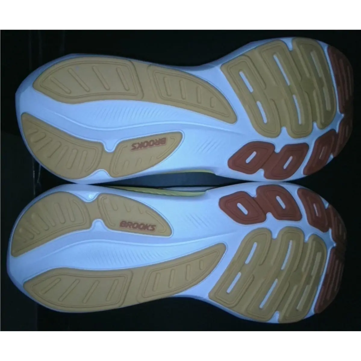 Brooks shoes - Brooks Revel - Revel - White 3