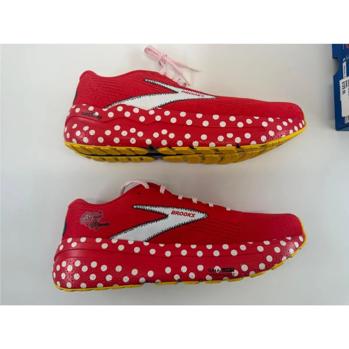 Walt Disney Minnie Mouse Brooks Ghost Max 2 Shoes Sz. 14