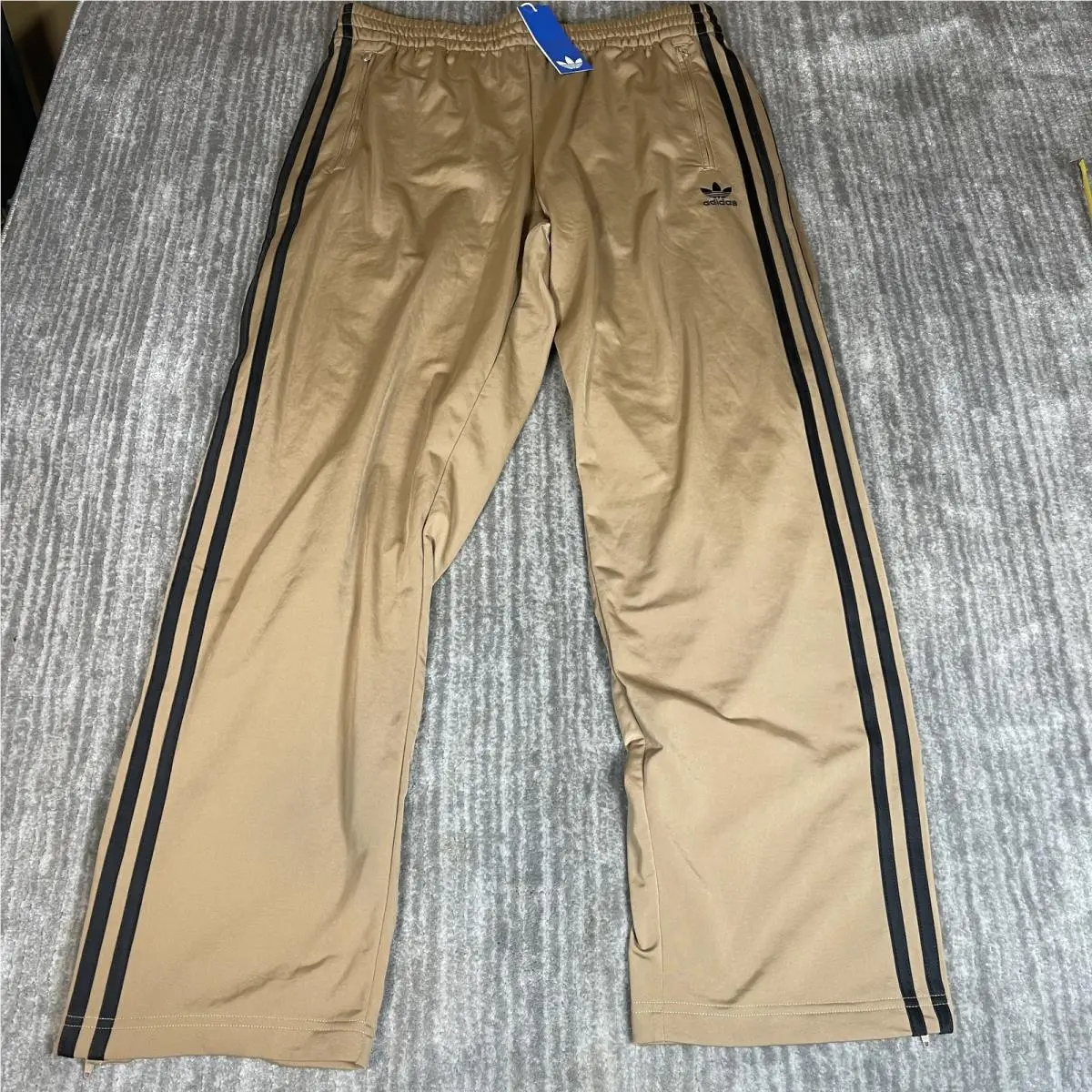 Adidas clothing - Beige 7