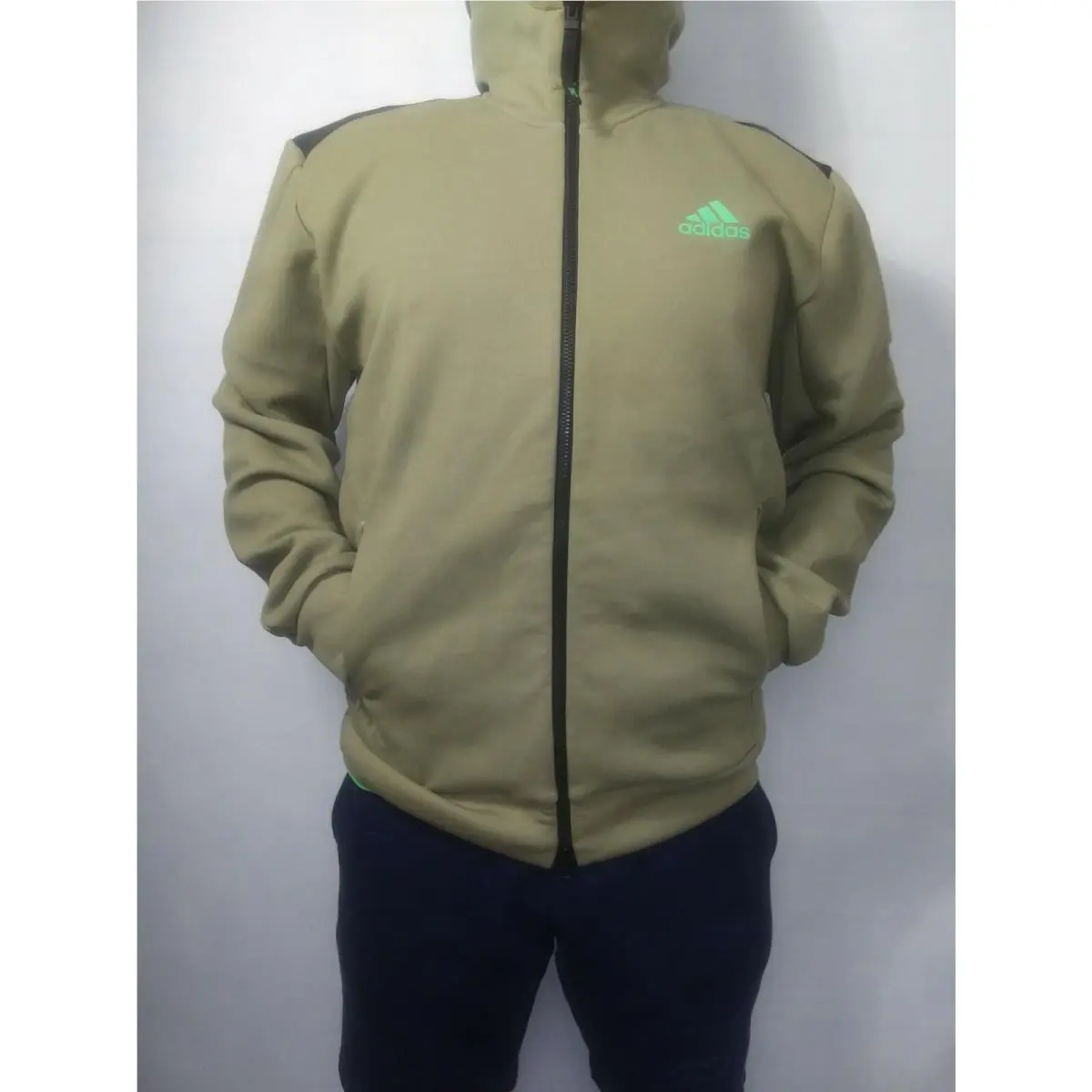 Adidas clothing - light olive 8