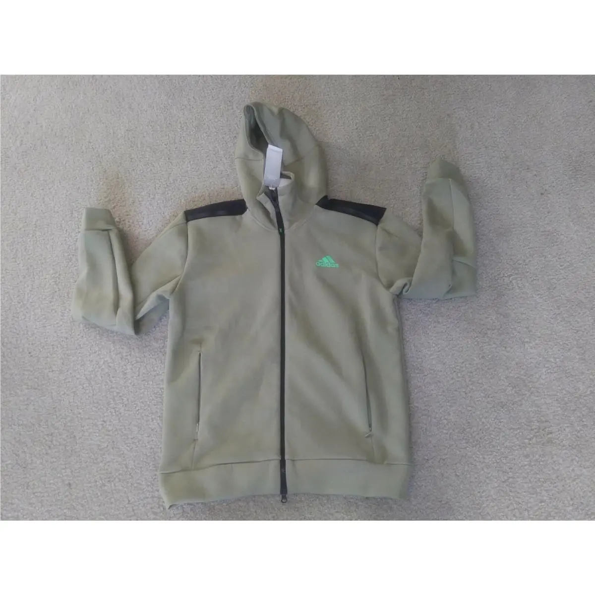 Adidas clothing - light olive 2