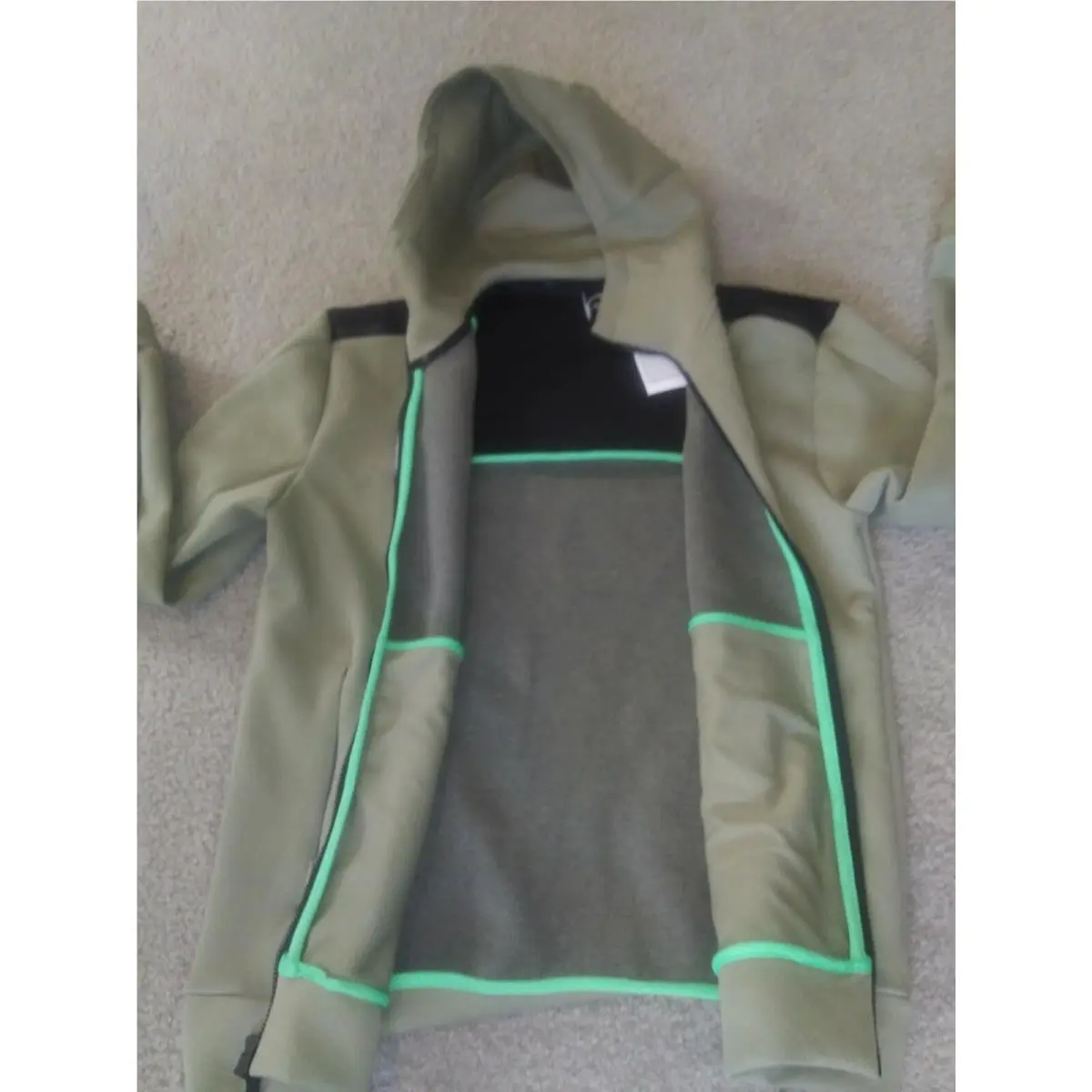 Adidas clothing - light olive 7