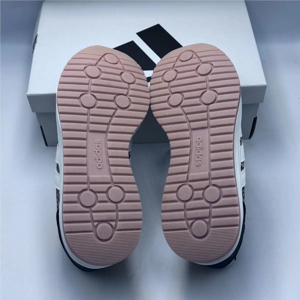 Adidas shoes - adidas Run 70s - Run - Brown 5