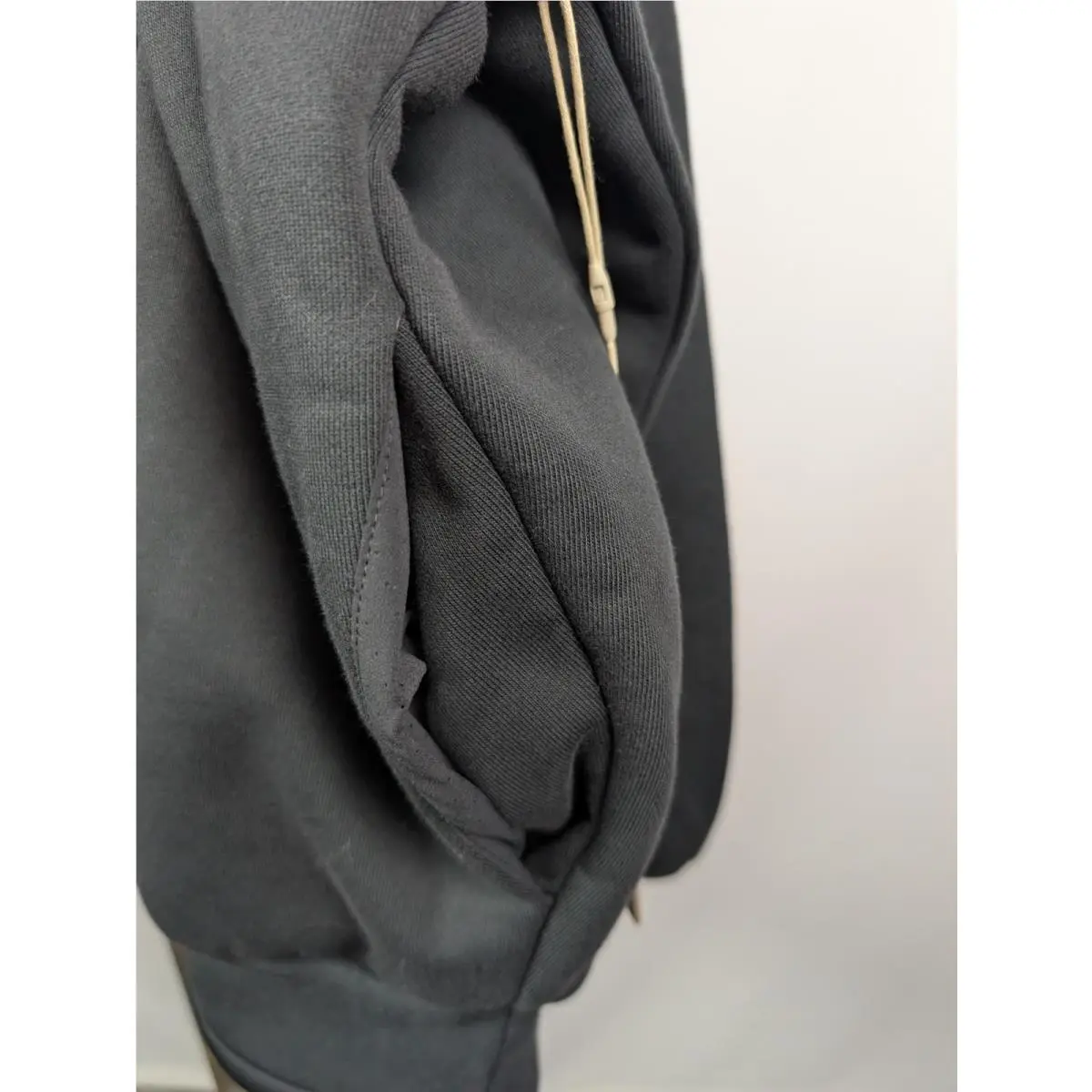 Adidas clothing - Black 4