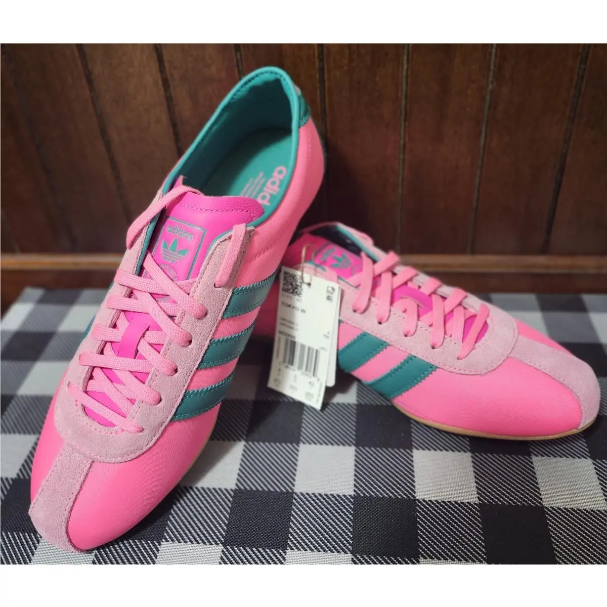 Adidas shoes - ADIDAS TOKYO - TOKYO - PINK WITH GREEN STRIPES 1