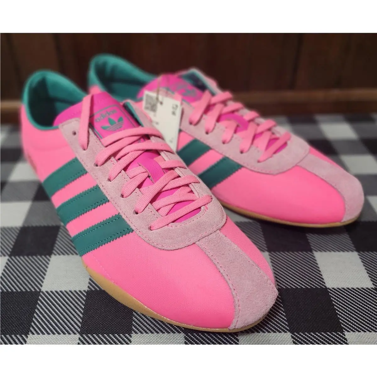 Adidas shoes - ADIDAS TOKYO - TOKYO - PINK WITH GREEN STRIPES 2