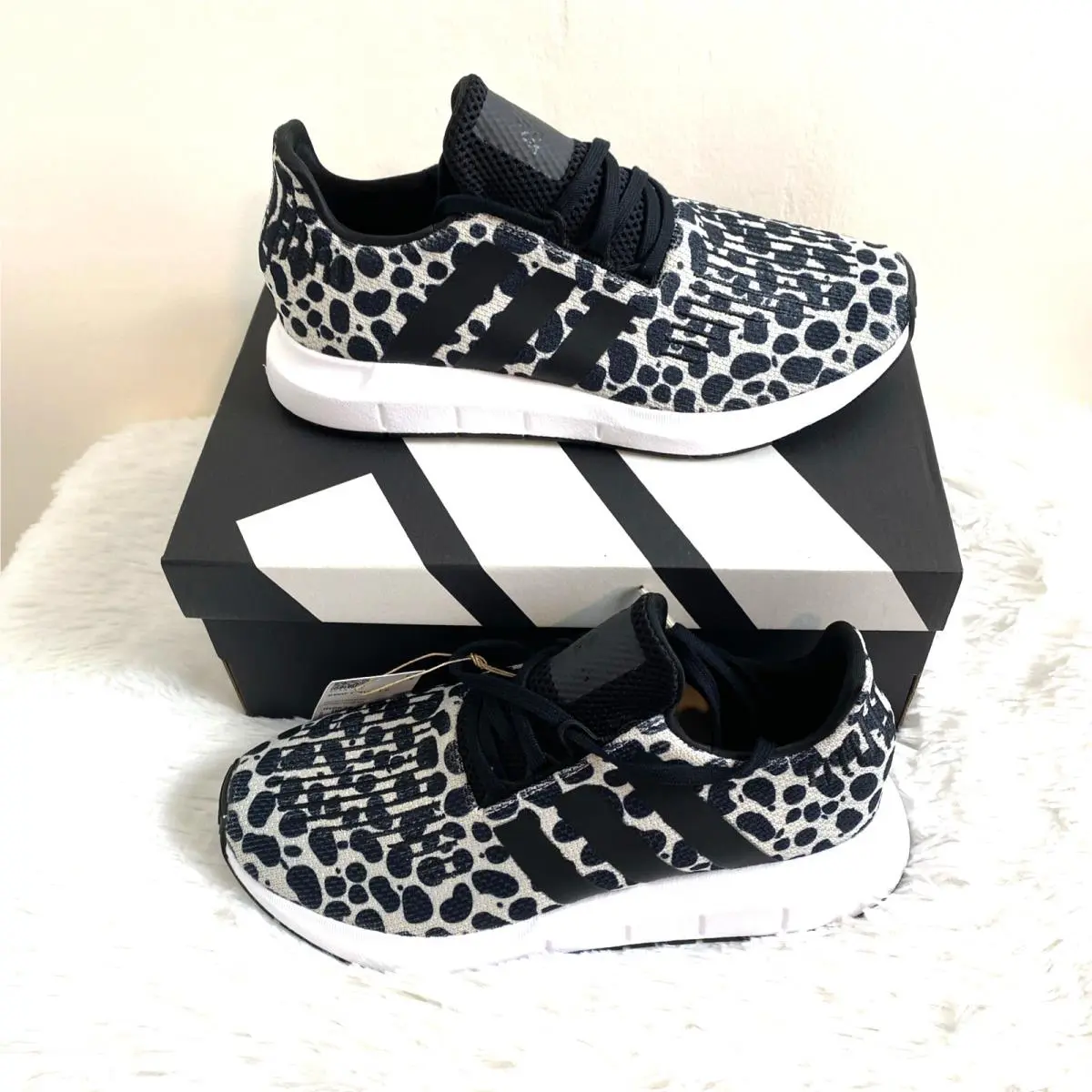 Adidas shoes - adidas Swift Run - Swift Run - Black 0
