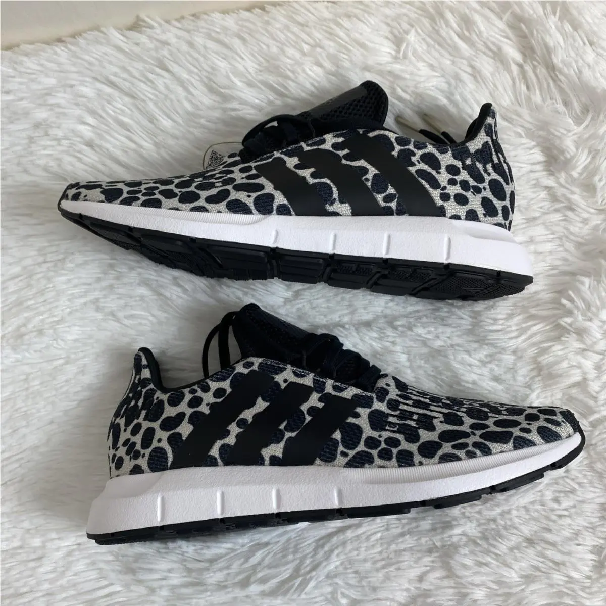 Adidas shoes - adidas Swift Run - Swift Run - Black 1