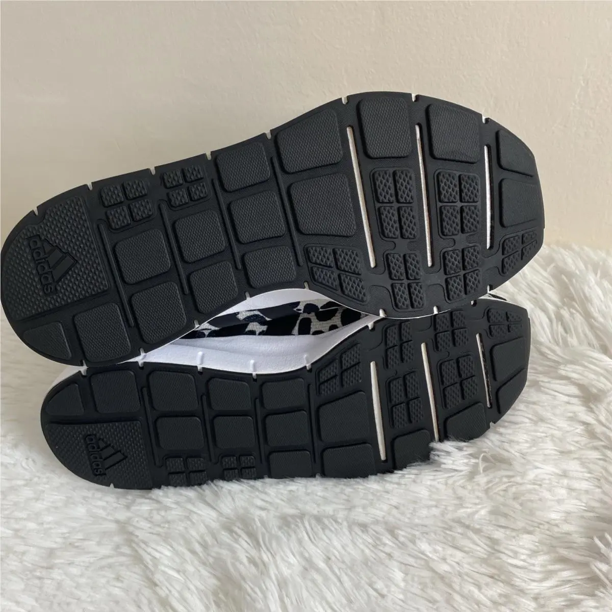 Adidas shoes - adidas Swift Run - Swift Run - Black 2