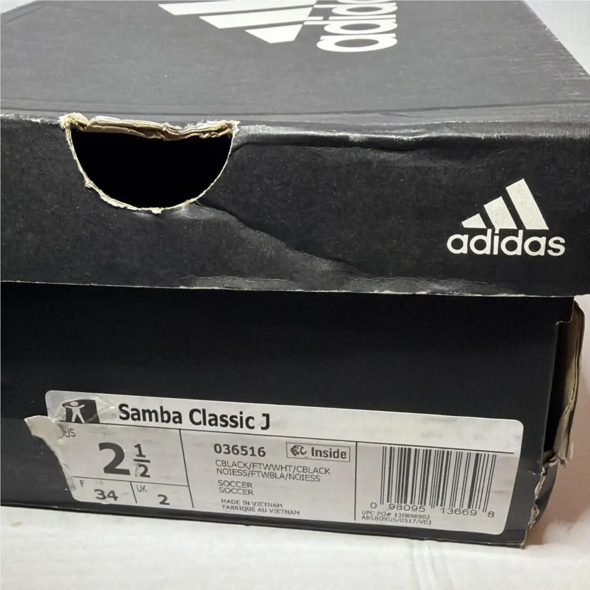 Adidas shoes - Black (UPC: 0098095136698) 1