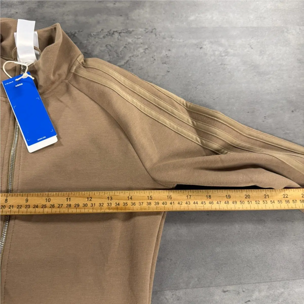 Adidas clothing - Beige 5