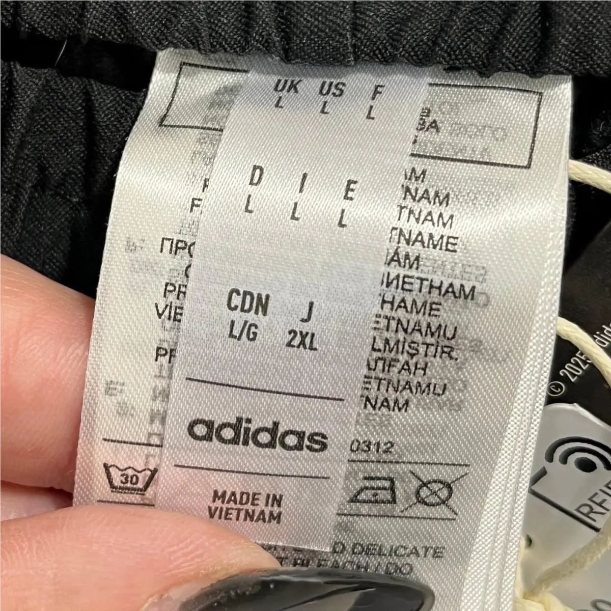 Adidas clothing - Black 4