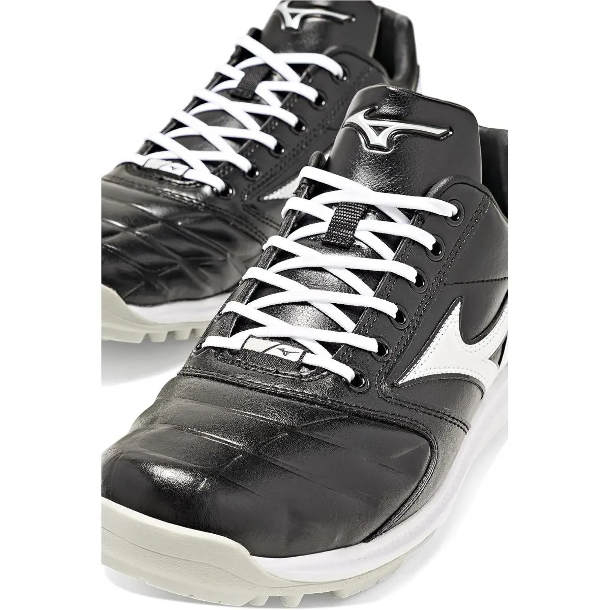 Mizuno shoes - Black/White 11