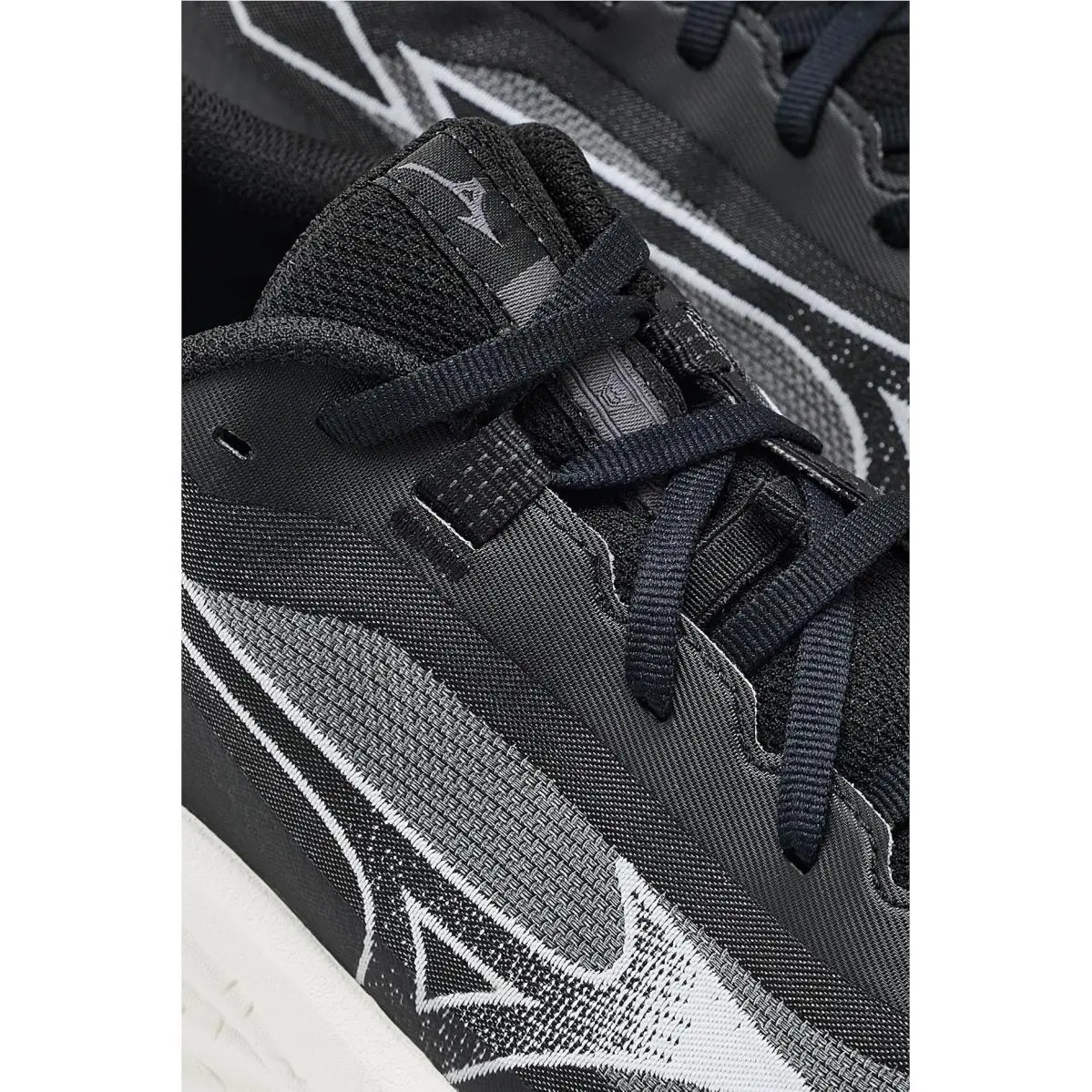Mizuno shoes - Black/White 11