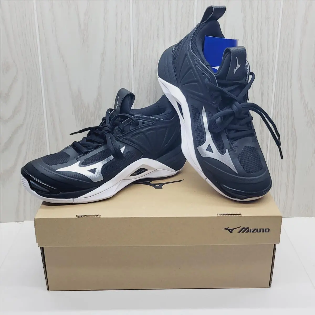 Wave Momentum 2 Volleyball Shoes Black Womens Size 6 by Mizuno