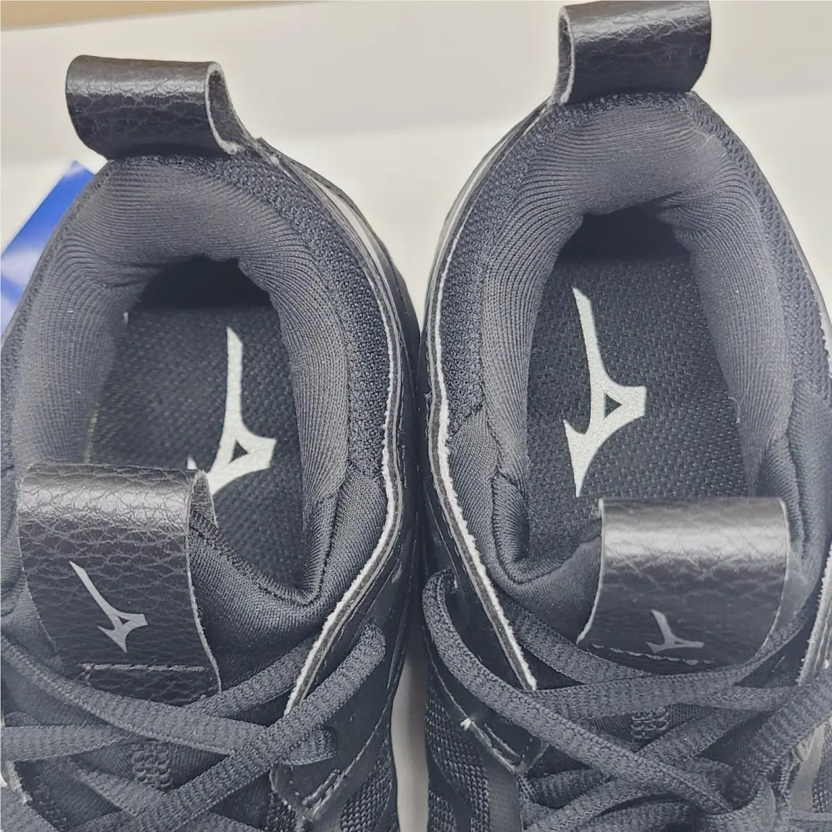 Mizuno shoes - Black (UPC: 889961458460) 5
