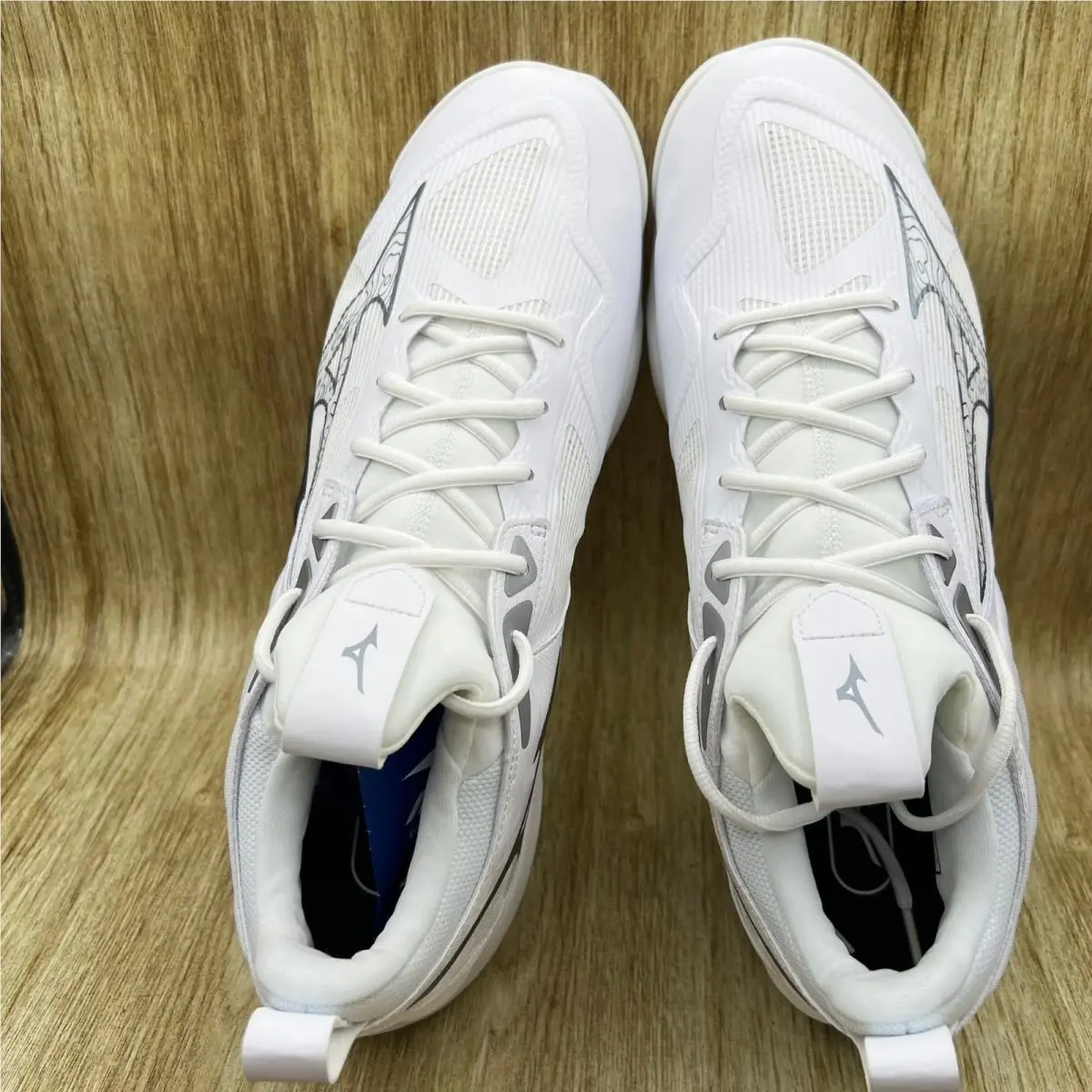 Mizuno shoes - Wave Momentum 3 - Wave Momentum - V1GB231251 - White 4