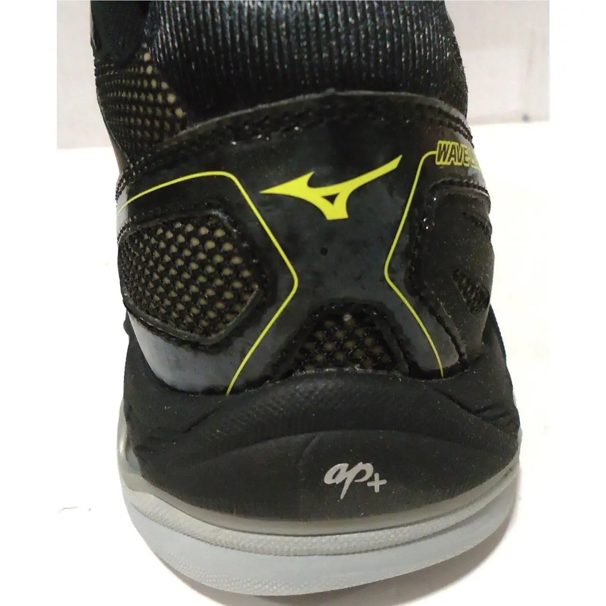Mizuno shoes - Mizuno Wave Lightning Z4 - Wave Lightning - 9KV-38302 - Black with gray / silver accents 8