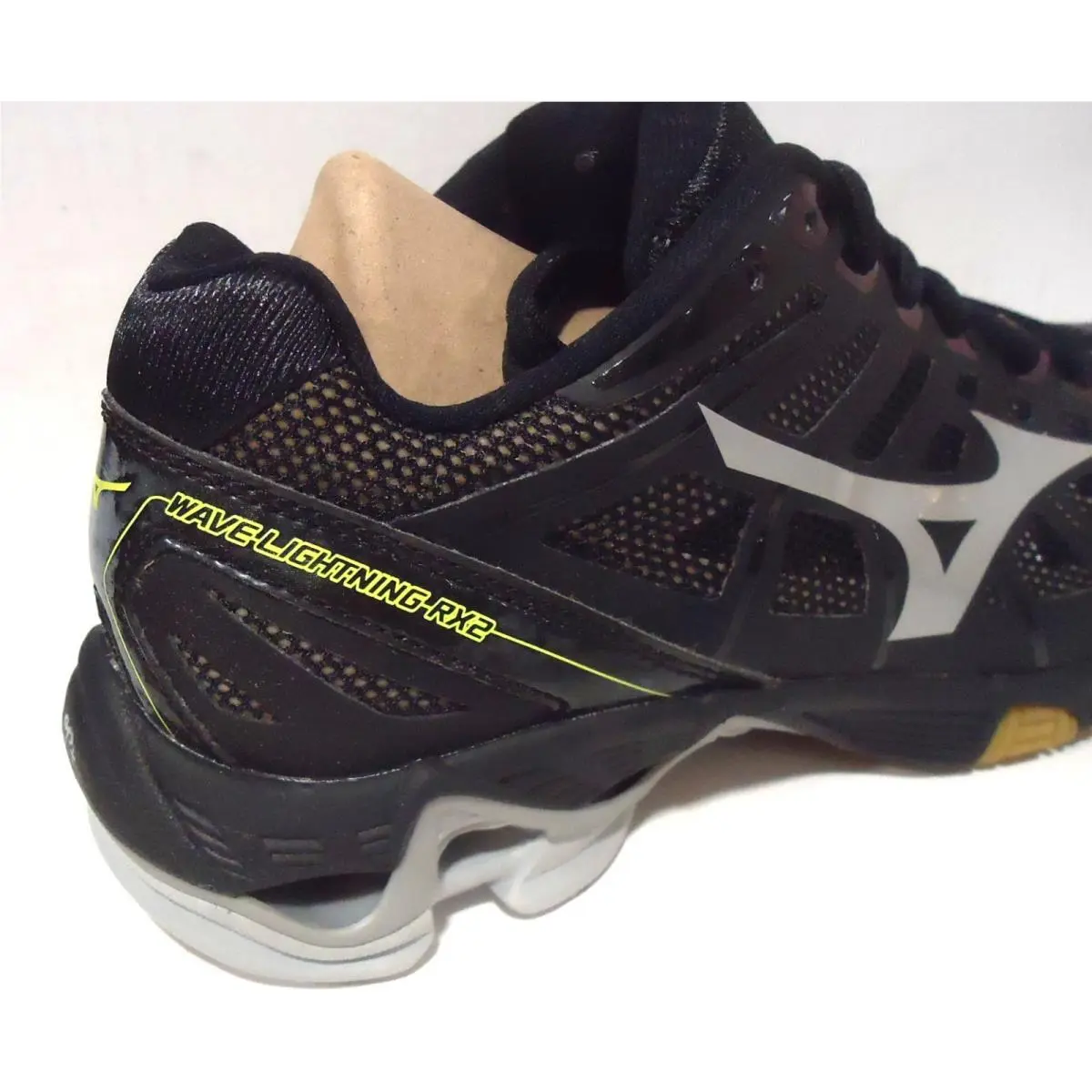 Mizuno shoes - Mizuno Wave Lightning Z4 - Wave Lightning - 9KV-38302 - Black with gray / silver accents 7