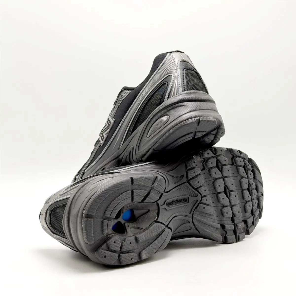 New Balance shoes - New Balance 740 - U7403B6 - Black / Grey / Charcoal (Triple Black Tones) 8