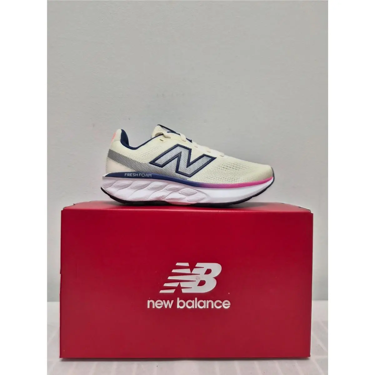 New Balance Fresh Foam 520 v9 Women`s New Medium Width