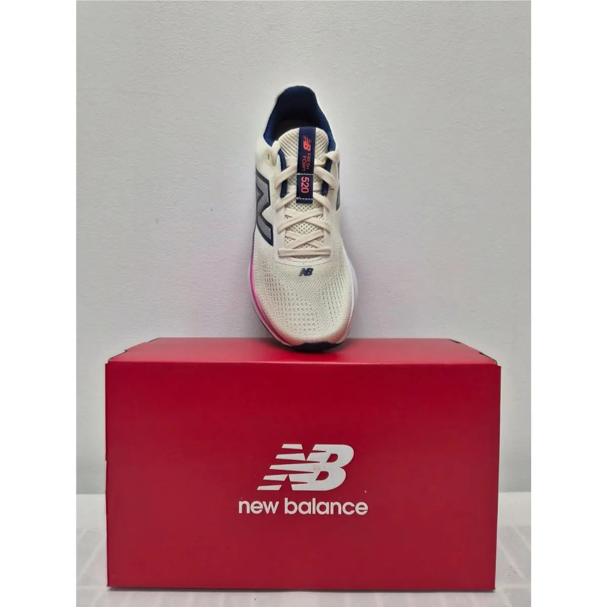 New Balance shoes - NEW BALANCE 520 v9 - W5201N8 - Beige 0