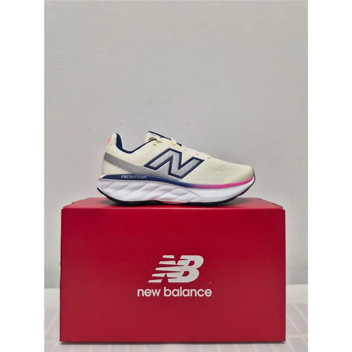 New Balance shoes - NEW BALANCE 520 v9 - W5201N8 - Beige 3
