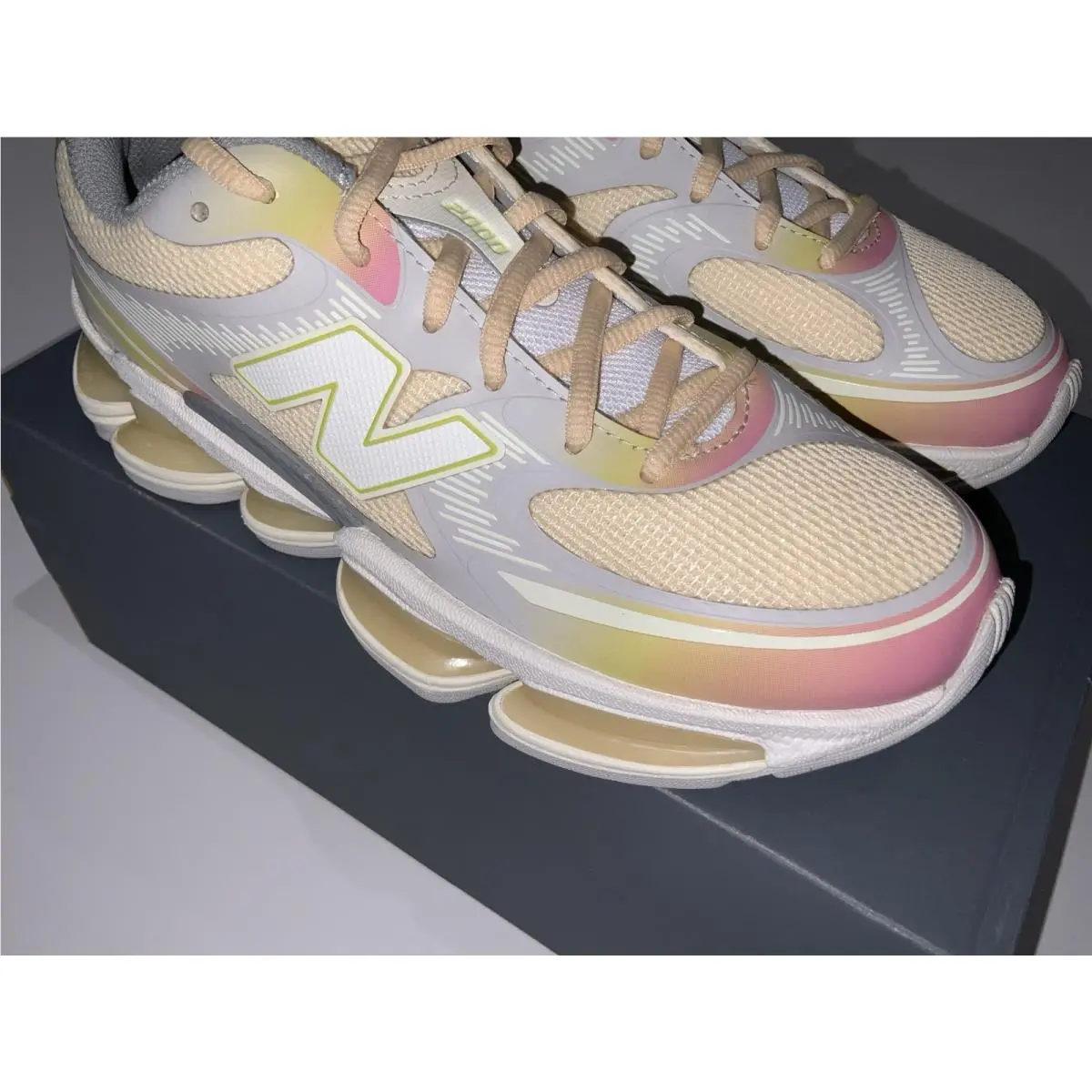 New Balance shoes - New Balance 2000 - U20004FT - Beige 0