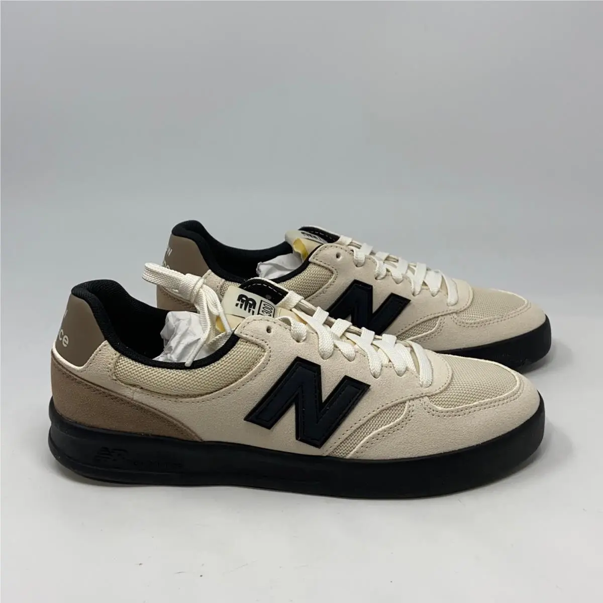 New Balance shoes - Beige/Black (UPC: 198688541431) 0