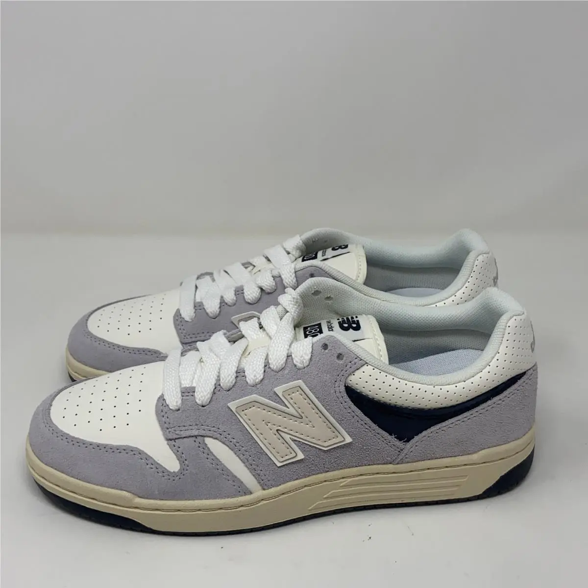 New Balance shoes - White/Grey/Navy (UPC: 198688104247) 0