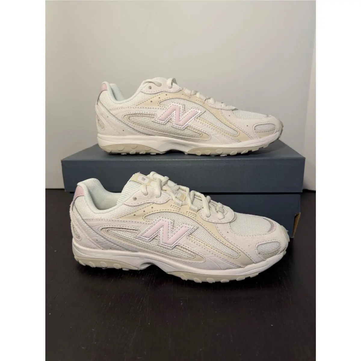 New Balance shoes - New Balance 204L - White, Pink 0