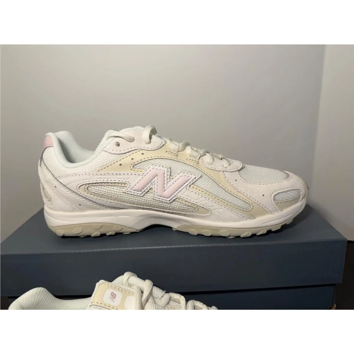 New Balance shoes - New Balance 204L - White, Pink 1