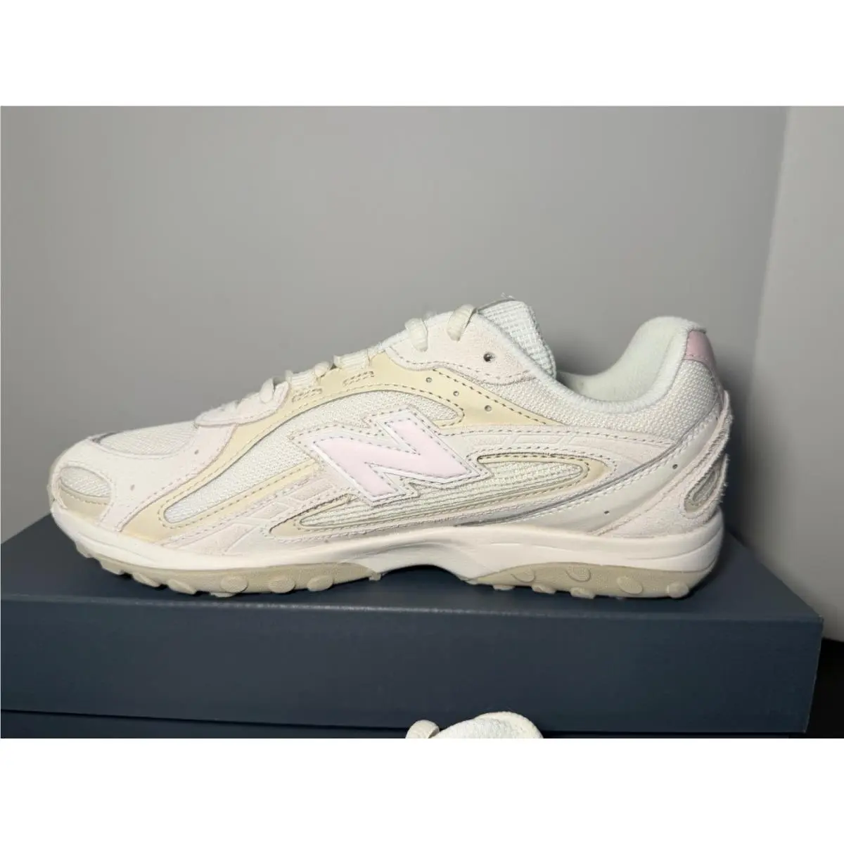 New Balance shoes - New Balance 204L - White, Pink 6