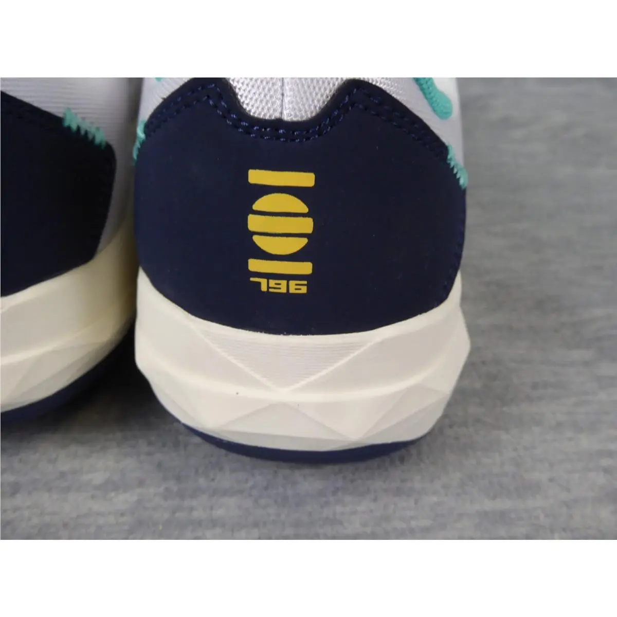 New Balance shoes - New Balance FuelCell 796v4 - FuelCell - White 4