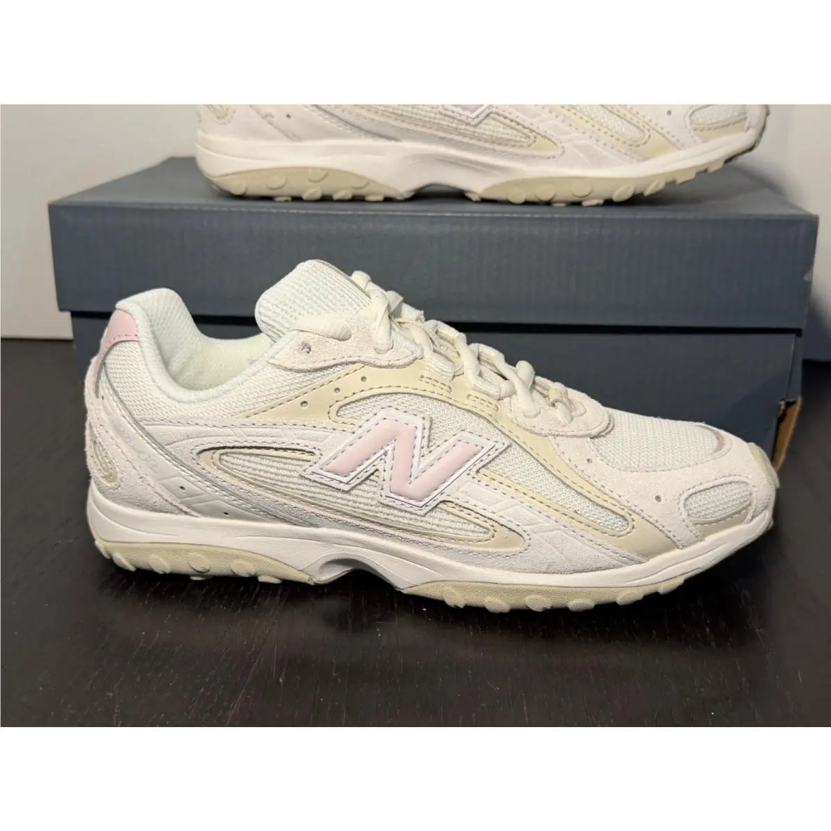 New Balance 204L Running Shoes Sneakers White/pink Womans 6D