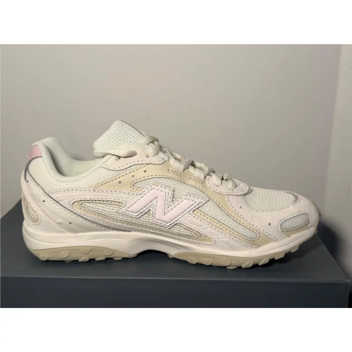 New Balance shoes - New Balance 204L - White, Pink 1