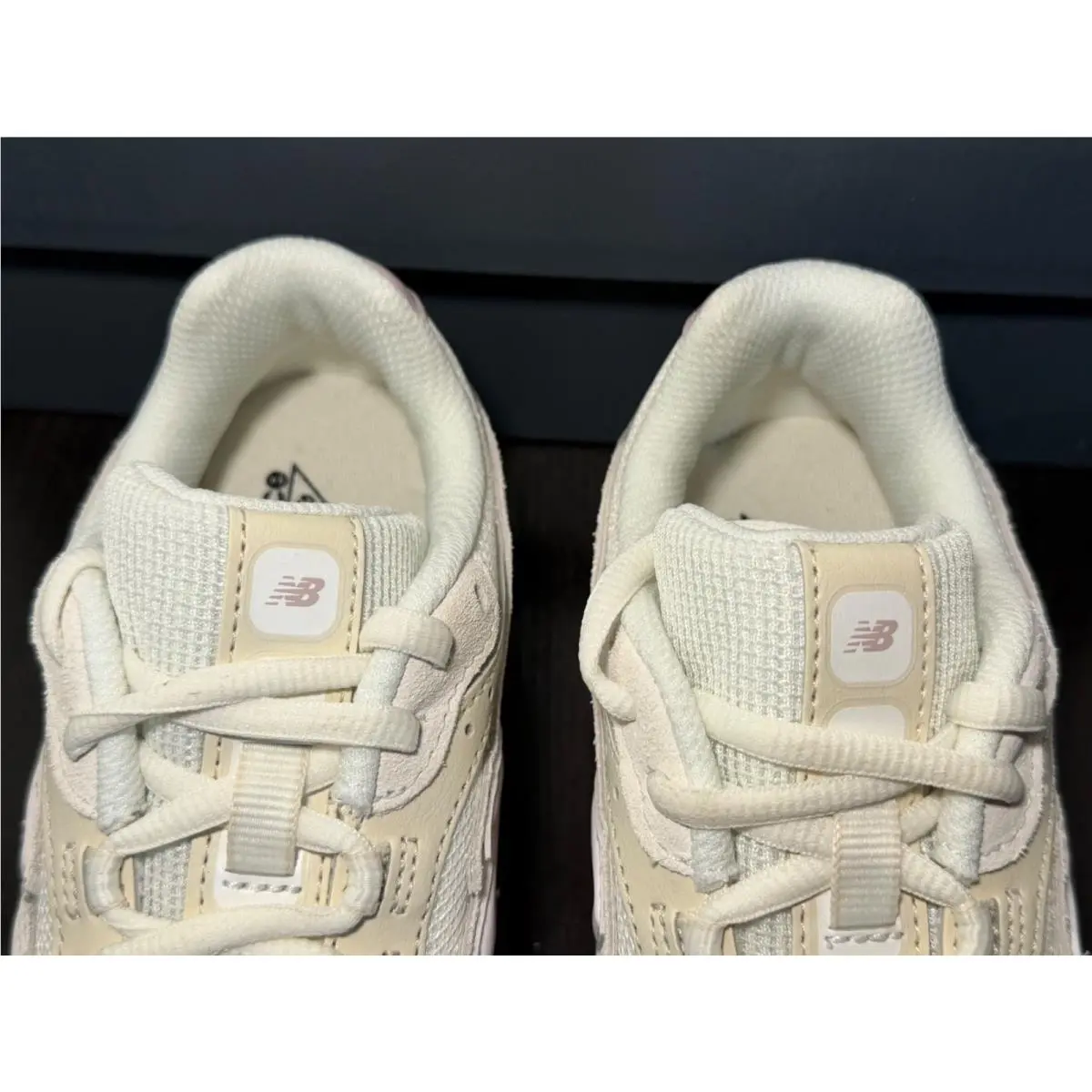 New Balance shoes - New Balance 204L - White, Pink 3